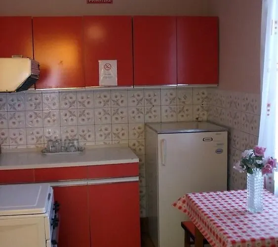Lugas Szallas Affittacamere 3*